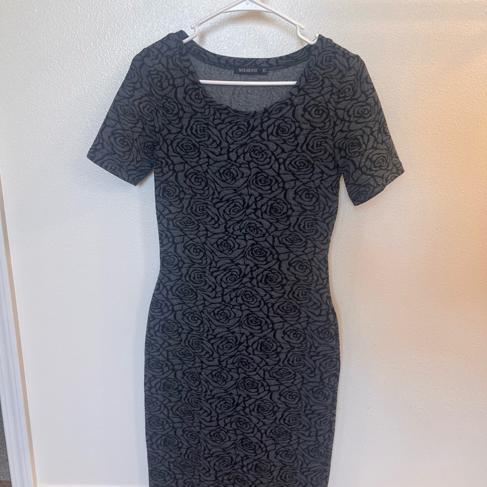Mikarose Black Rose Pattern Midi Dress